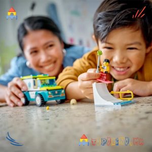 Emergency Ambulance and Snowboarder - Lego - Голем Попуст (само online)