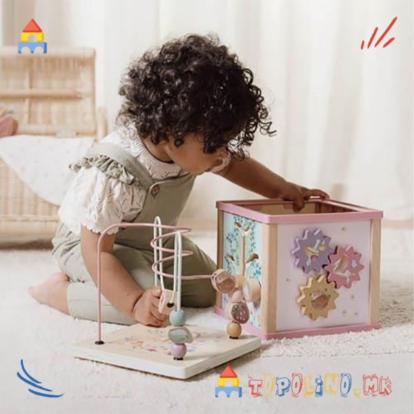 Дрвена Играчка Коцка со Активности Волшебна Градина - Little Dutch
