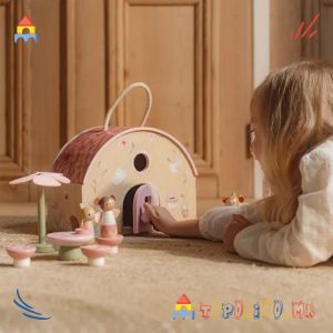 Дрвена Куќичка за Кукли Волшебна Градина - Little Dutch