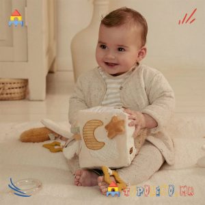 Мека Коцка со Активности Naturals - Little Dutch