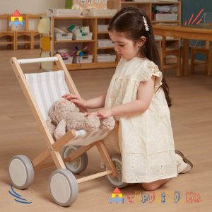 Дрвена Играчка Количка за Кукла - Viga